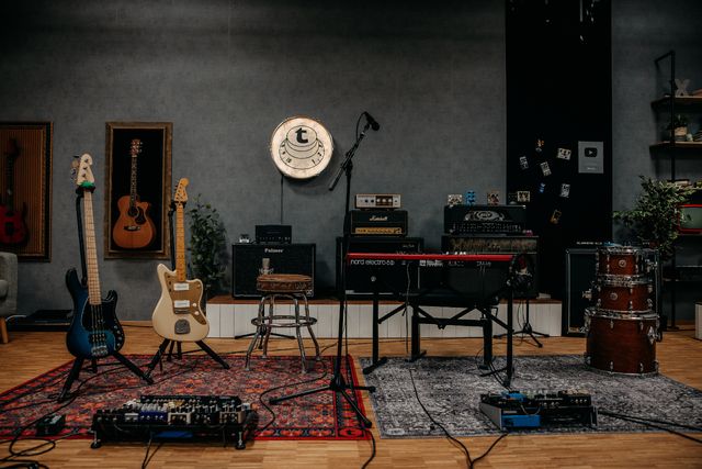 More output in content and logistics